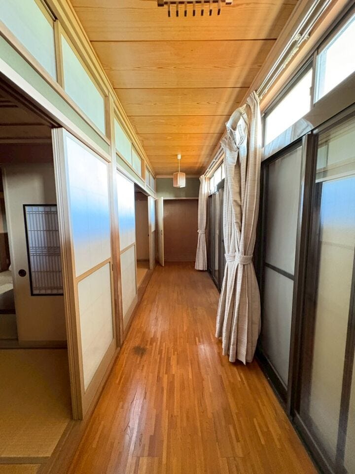 お庭を眺められる広縁。