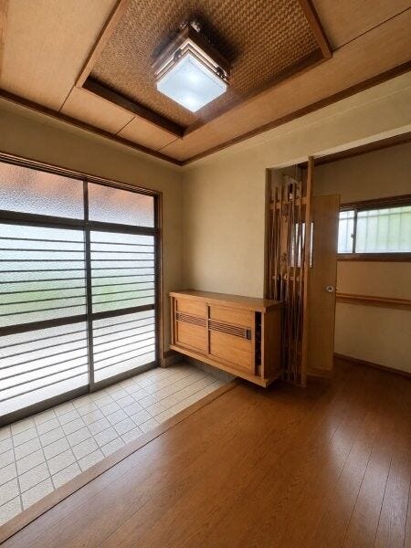 室内をイメージしやすくするため、AI技術により家具・荷物等を加工しております。現況と異なる場合は現況を優先いたします。