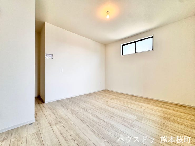 ■2階8.0帖洋室■寝室、書斎、趣味の部屋。家族の成長やライフスタイルに合わせ、様々な使い方ができる快適な空間です。