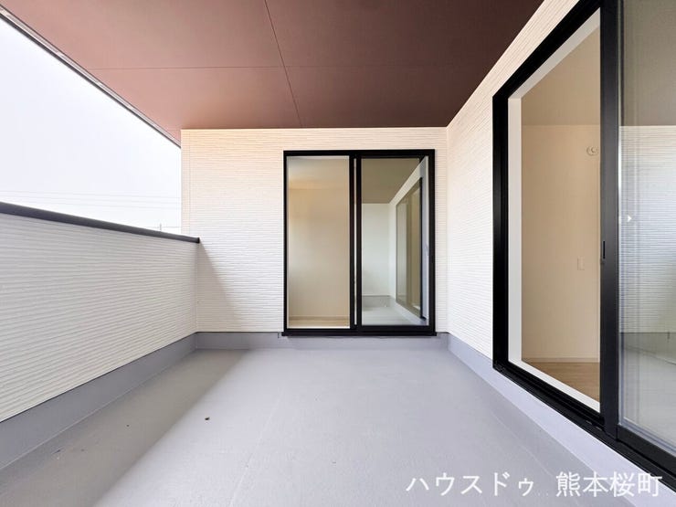 ■空の下の開放的な特等席■日光浴や読書、外の空気を感じながらリフレッシュ。暮らしを豊かにする、もう一つの心地よい空間です。