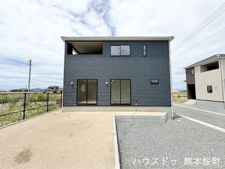 ■遊びと安らぎの多目的空間■子どもが安全に遊べ、ペットと触れ合い、大人も自然に癒やされる、暮らしを彩るスペースです。