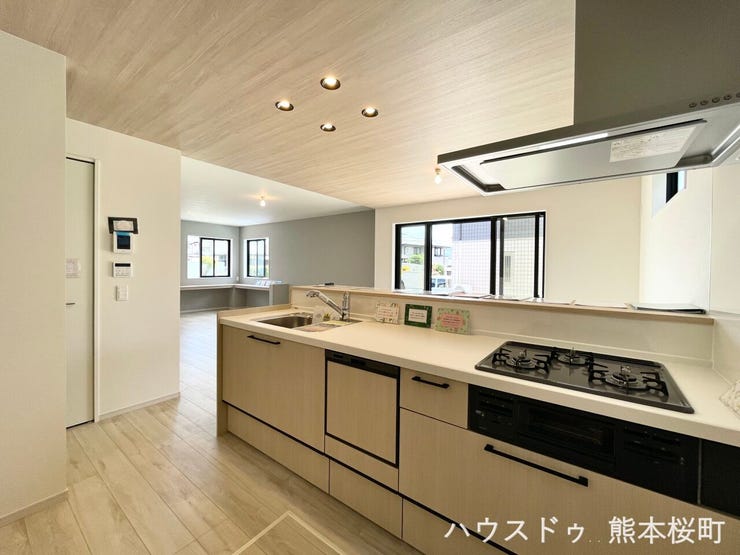 ■家族の「美味しい」が集まる舞台■高い機能性と美しいデザインを両立。料理する人も、待つ人も、笑顔になれる場所です。