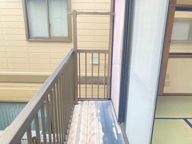南側バルコニー♪ 陽当たりが良く洗濯物もよく乾きます!