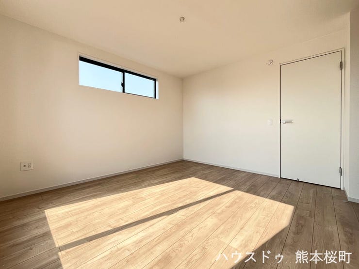 ■2階9.2帖洋室■心からリラックスできる静けさ、上質な眠りで、毎日をリセットします。明日への活力を養う空間です。