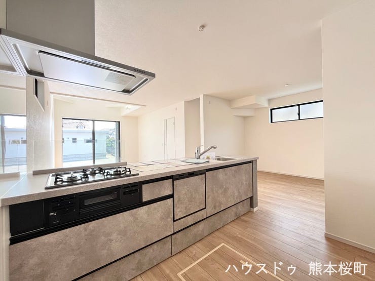 ■家族の「美味しい」が集まる舞台■高い機能性と美しいデザインを両立。料理する人も、待つ人も、笑顔になれる場所です。