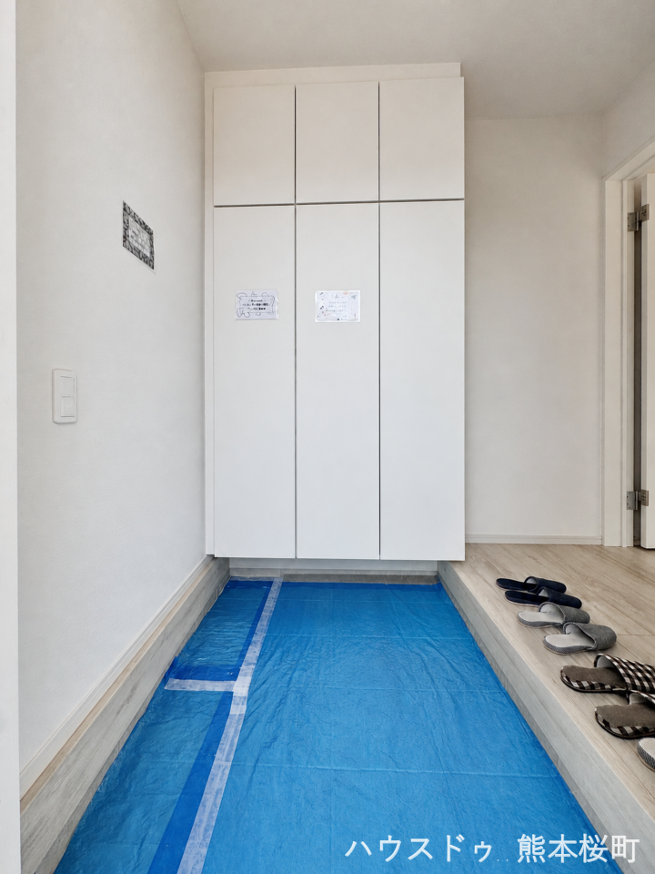 ■「しまう」が叶える美しい玄関■大容量のシューズボックスがあることでいつも整理された、気持ちの良い「家の顔」を保てます。