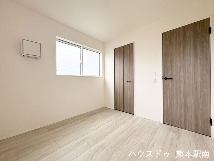 ■洋室4.5帖■
・ご家族のライフスタイルに合わせて自由な使い方ができます。