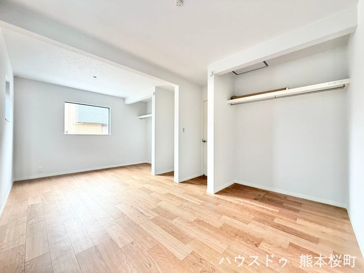 ■5+5帖洋室■寝室、書斎、趣味の部屋。家族の成長やライフスタイルに合わせ、様々な使い方ができる快適な空間です。