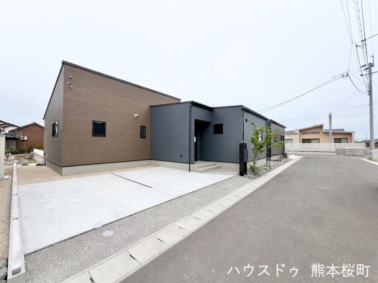 ■理想を叶える新しい暮らしの舞台■高いデザイン性と機能性を兼ね備えた住まい。ここで、家族の新しい物語が始まります。
