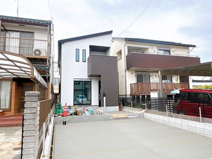 【整形地】
整形地は無駄のない規則的な形状で建物配置がしやすく、土地を最大限に活用できます!
プランの自由度が高く見栄えも良いため、資産価値が高く評価されやすい魅力的な土地です!