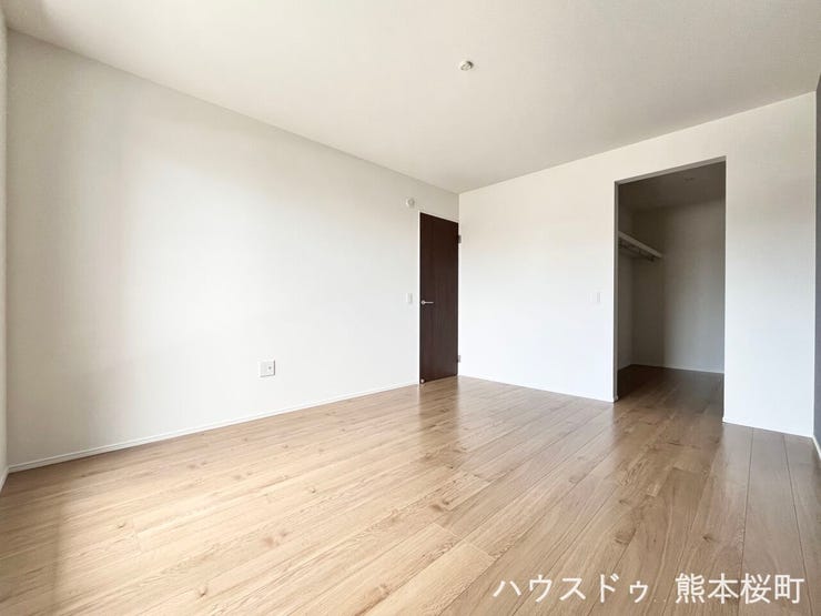 ■2階7.8帖洋室■心からリラックスできる静けさ、上質な眠りで、毎日をリセットします。明日への活力を養う空間です。