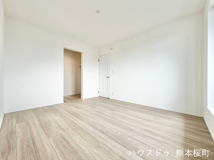 ■2階7帖洋室■心からリラックスできる静けさ、上質な眠りで、毎日をリセットします。明日への活力を養う空間です。
