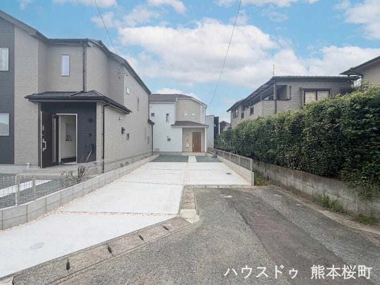 ■車と趣味の幅が広がる場所■単なる駐車スペースではない、洗車やタイヤ交換、DIYにも使える多目的な屋外スペースです。