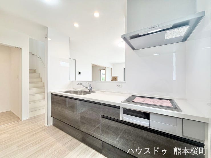 ■家族の「美味しい」が集まる舞台■高い機能性と美しいデザインを両立。料理する人も、待つ人も、笑顔になれる場所です。