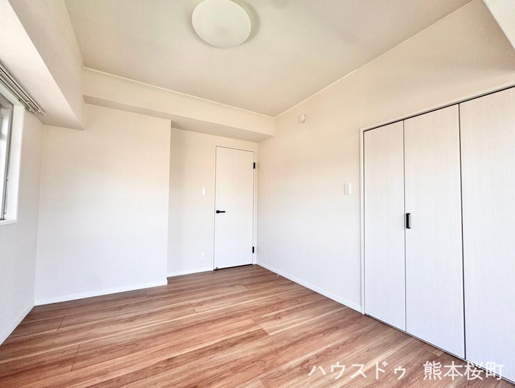 ■2階6.4帖洋室■心からリラックスできる静けさ、上質な眠りで、毎日をリセットします。明日への活力を養う空間です。