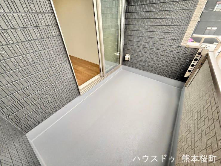 ■空の下の開放的な特等席■日光浴や読書、外の空気を感じながらリフレッシュ。暮らしを豊かにする、もう一つの心地よい空間です。