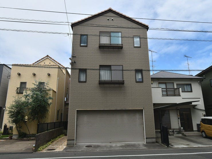 外観を東側より撮影