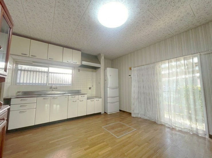 小倉南区葛原 中古戸建て♪全居室6帖以上♪小学校徒歩13分♪コンビニ徒歩10分♪