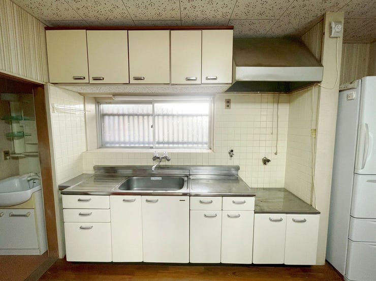 小倉南区葛原 中古戸建て♪全居室6帖以上♪小学校徒歩13分♪コンビニ徒歩10分♪