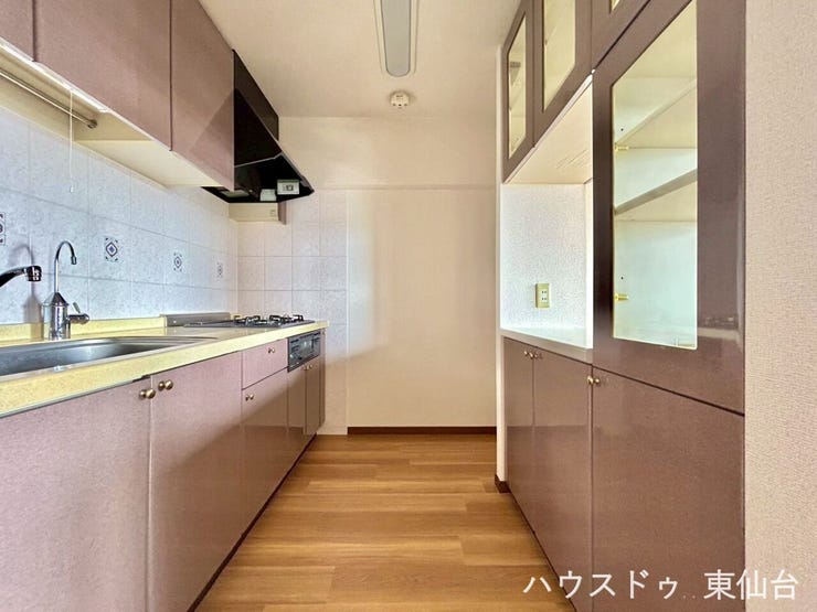 キッチン収納には欠かせないカップボード付きです!