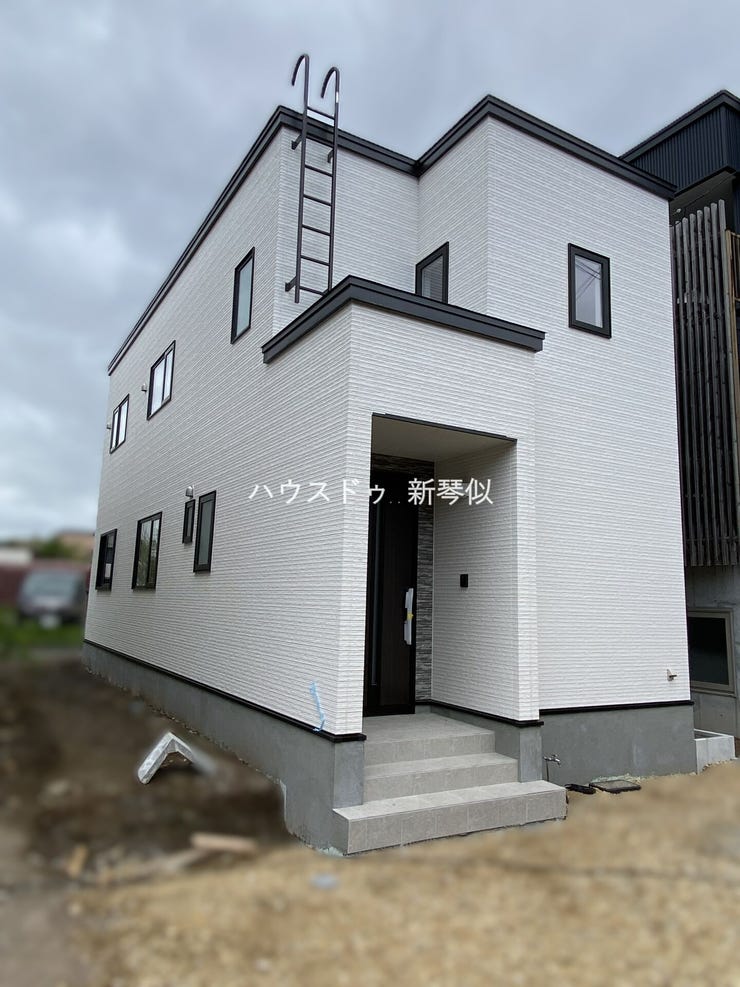【外観】
シンプルでスタイリッシュな外観