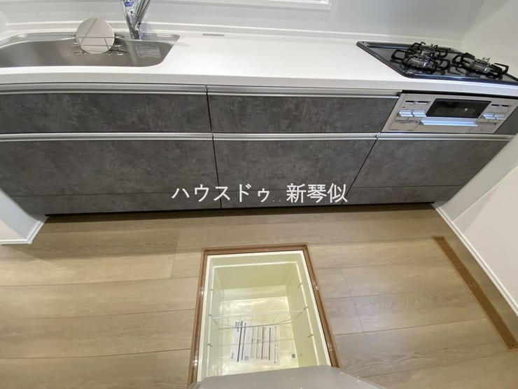 キッチン廻りで重宝する床下収納