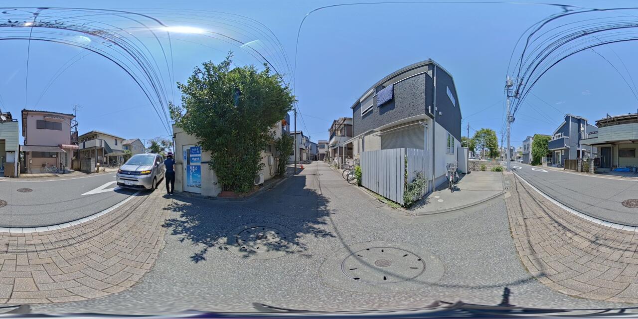 落ち着いた住宅街に位置し、穏やかな住環境の中でゆったりと暮らせます。