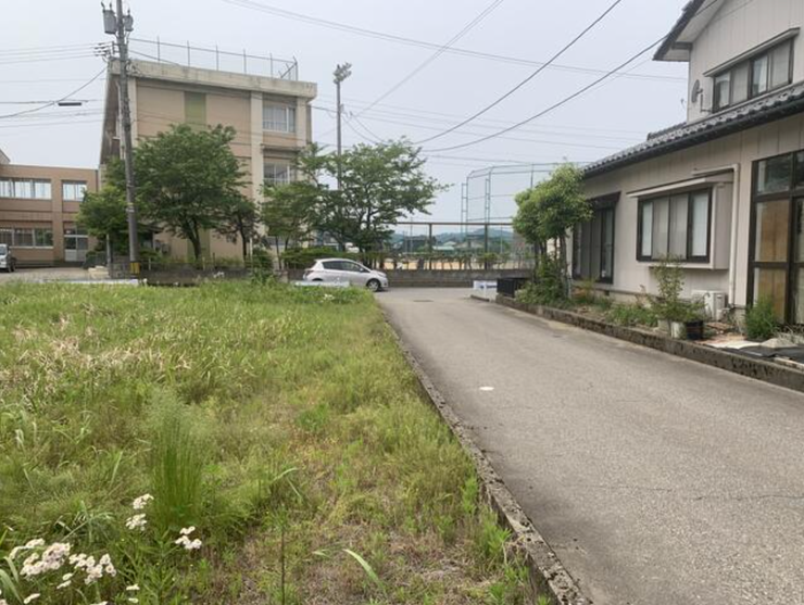 *前面道路含む現地写真*