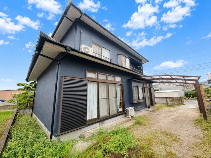 ※本画像は実際の外観写真をもとに、明るさや見やすさを調整した加工を施したイメージです。
実際の見え方とは多少異なる場合がございます。