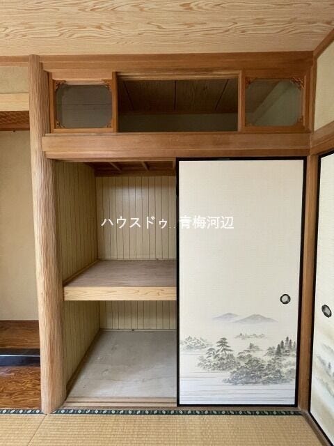 1階西側和室収納:押入は奥行きがあるので、収納グッズを使えば空間を有効活用でき、たくさん収納することができます。
