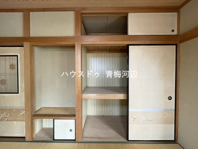 2階和室収納:寝具や季節用品をすっきり収納できます。