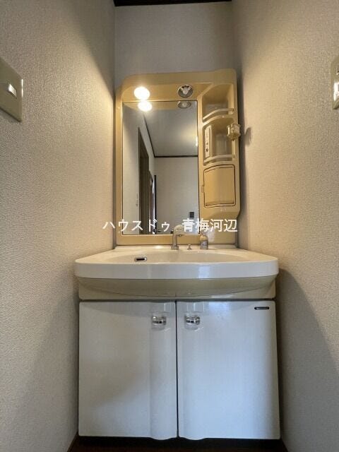 2階廊下洗面台