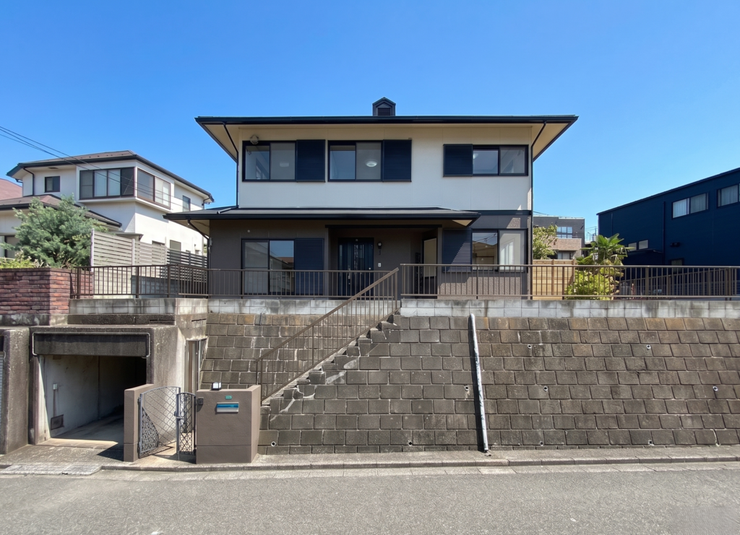 【Exterior】落ち着きのあるシンプルな外観で、長く愛せる住まいに仕上がっています。
