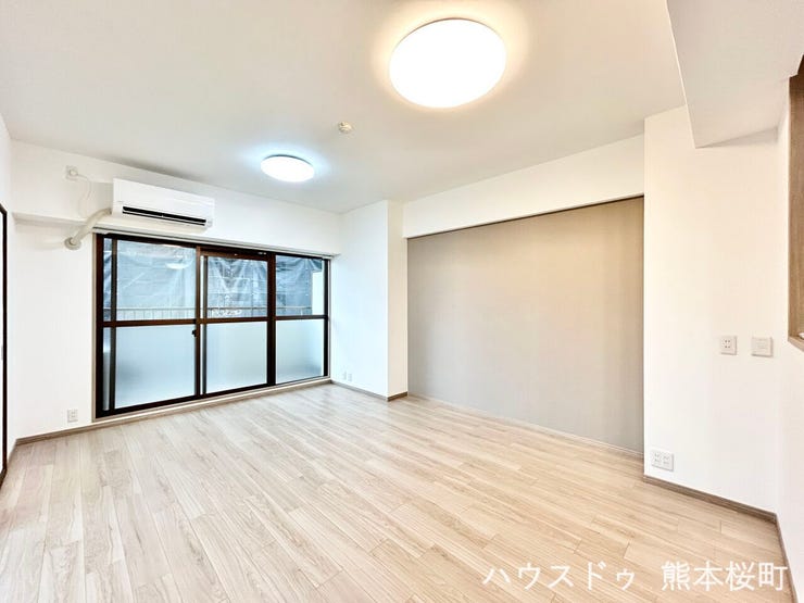 ■安らぎと笑顔の中心地■陽光が優しく降り注ぎ、会話が自然と弾む。ここでは、毎日が特別な時間へと変わります。