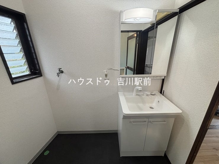 洗髪洗面化粧台交換しました。
