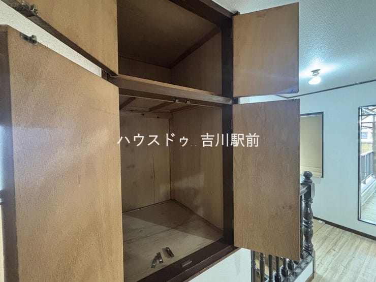 2階廊下にある収納です