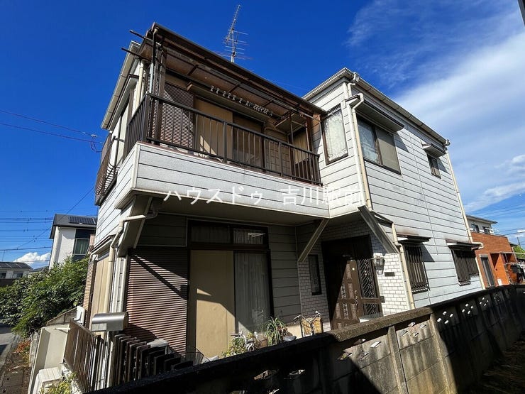 【外観】
6月中旬より外壁塗装を行います。(写真は塗装前の写真です)