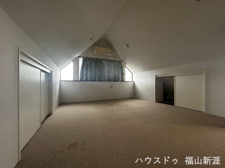 3階洋室です♪
開放感のあるお部屋です♪
お子様も秘密基地のように遊びまわれます♪