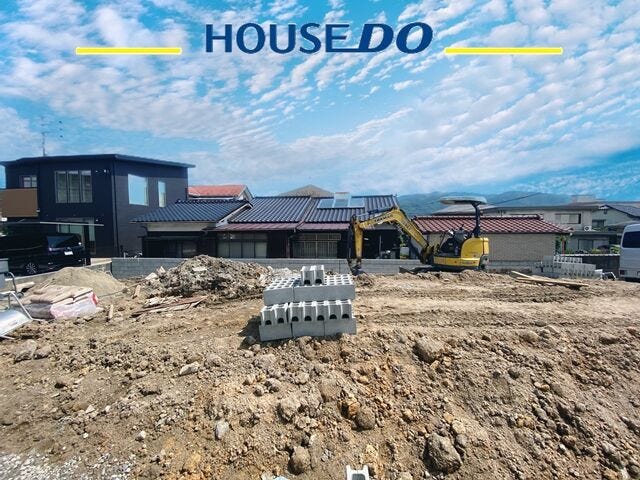 【外観】
駅徒歩13分+バス停3分♪南西向き角地+車2台OK+小中学校徒歩10分以内のオール電化新築戸建登場♪