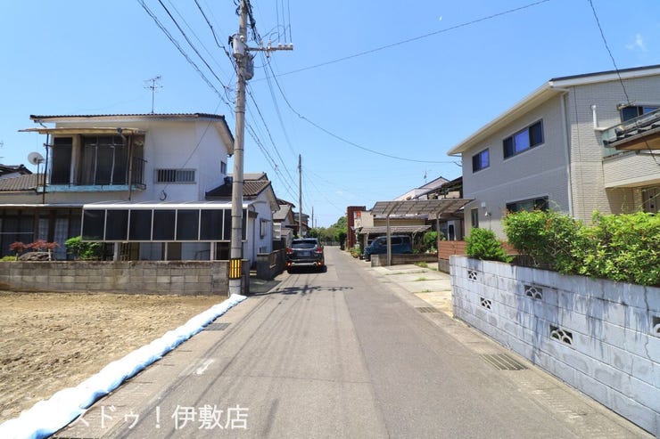 【前面道路】
北側前面道路、西方面
交通量少なめです