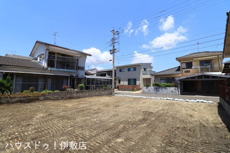 【外観写真】
高い建物が建てられない第一種低層住居専用地域。空が広く感じられます