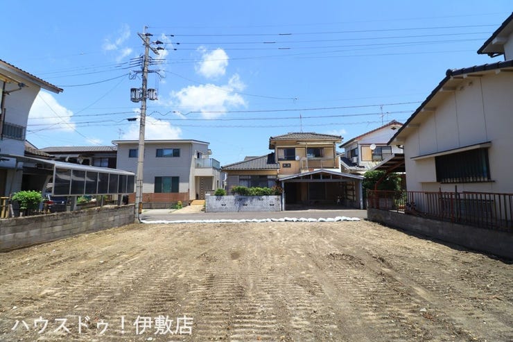 【外観写真】
「他社で住宅ローンに落ちてしまった」「車のローンが残っている」など、住宅ローンでお困りの方はぜひ一度弊社までご相談ください