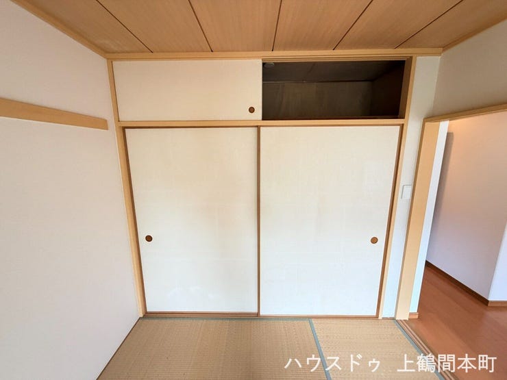 畳の香りに、心までゆっくりほどけていく和室。