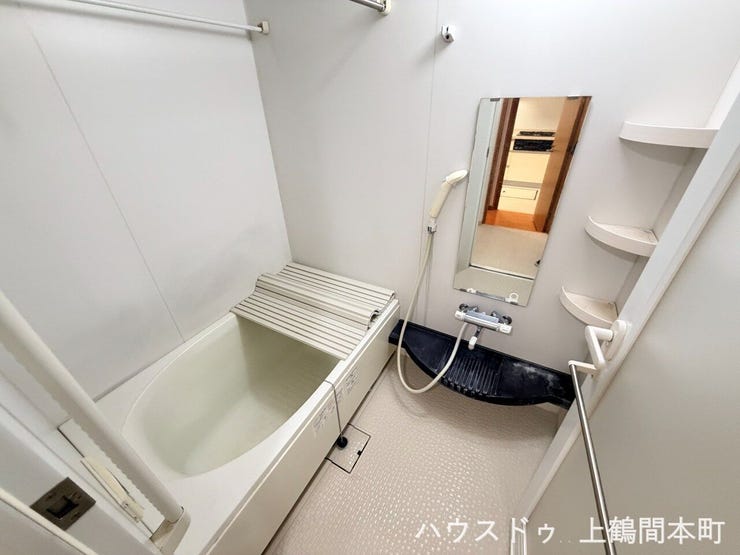 ゆったりとしたバスタイムを楽しめる、快適な浴室空間