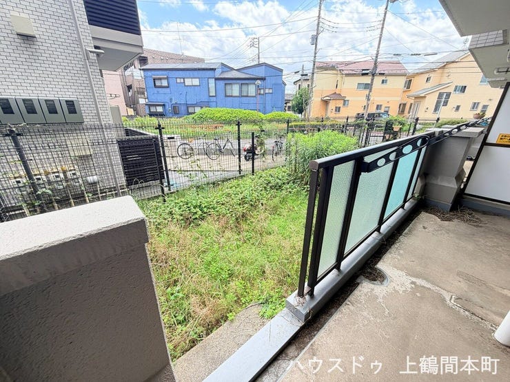 洗濯物がたっぷり干せる、ゆとりある広さのバルコニー