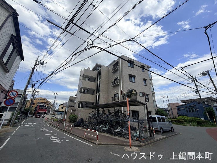 安心感のある管理体制が感じられる外観