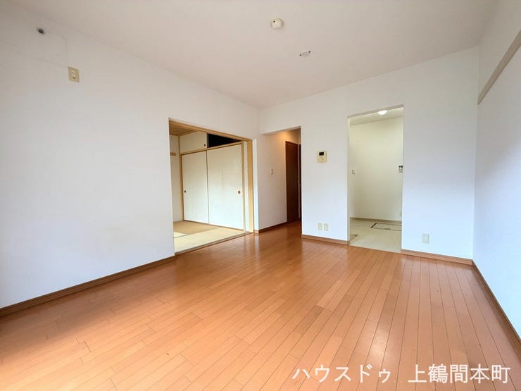 家族が自然と集まる心地よいリビング空間