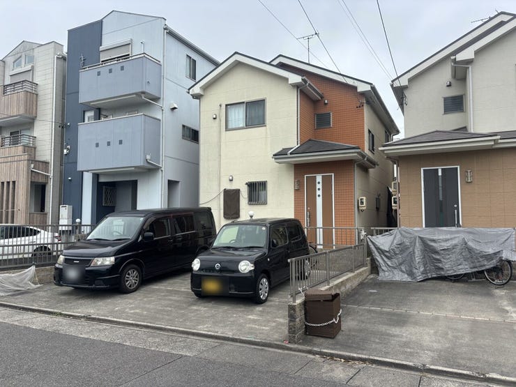 ◇外観◇
2階の2箇所の洋室にはウォークインクローゼットを完備しています。お部屋もスッキリし、個室空間をより広くお使いいただけます。