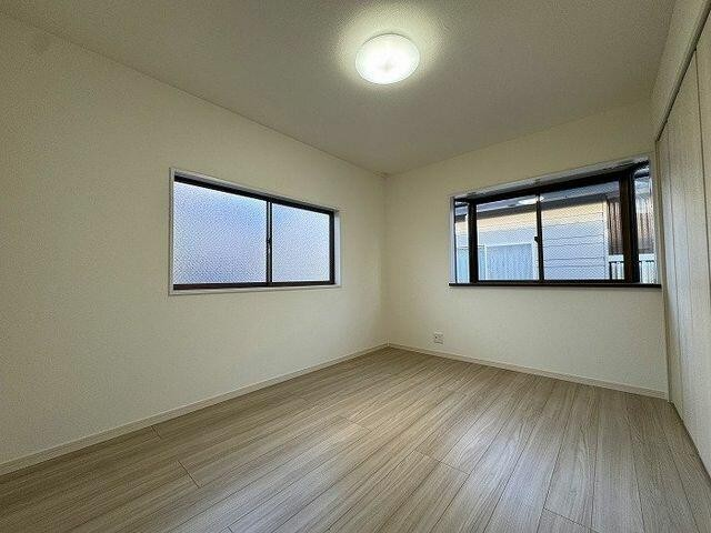 北東側洋室
