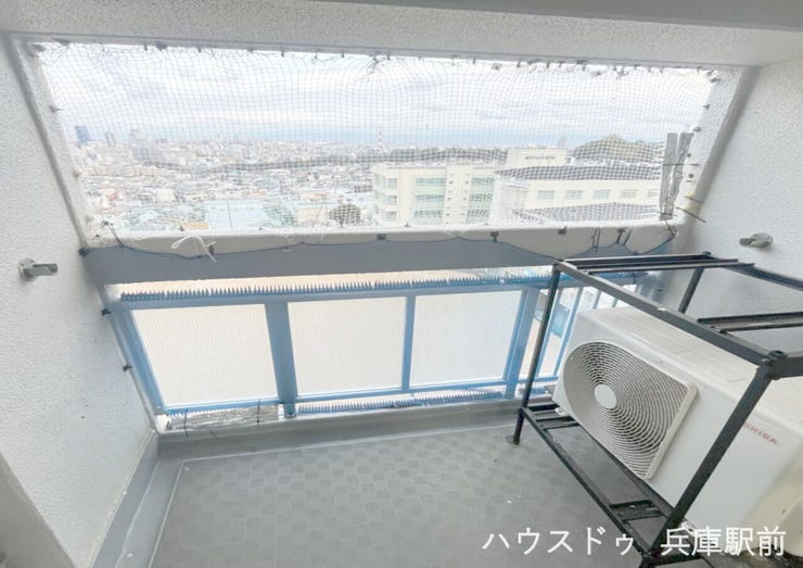 朝からしっかりと陽が入り、洗濯物も乾きやすい向きです 。
陽光が差し込む設計です 。